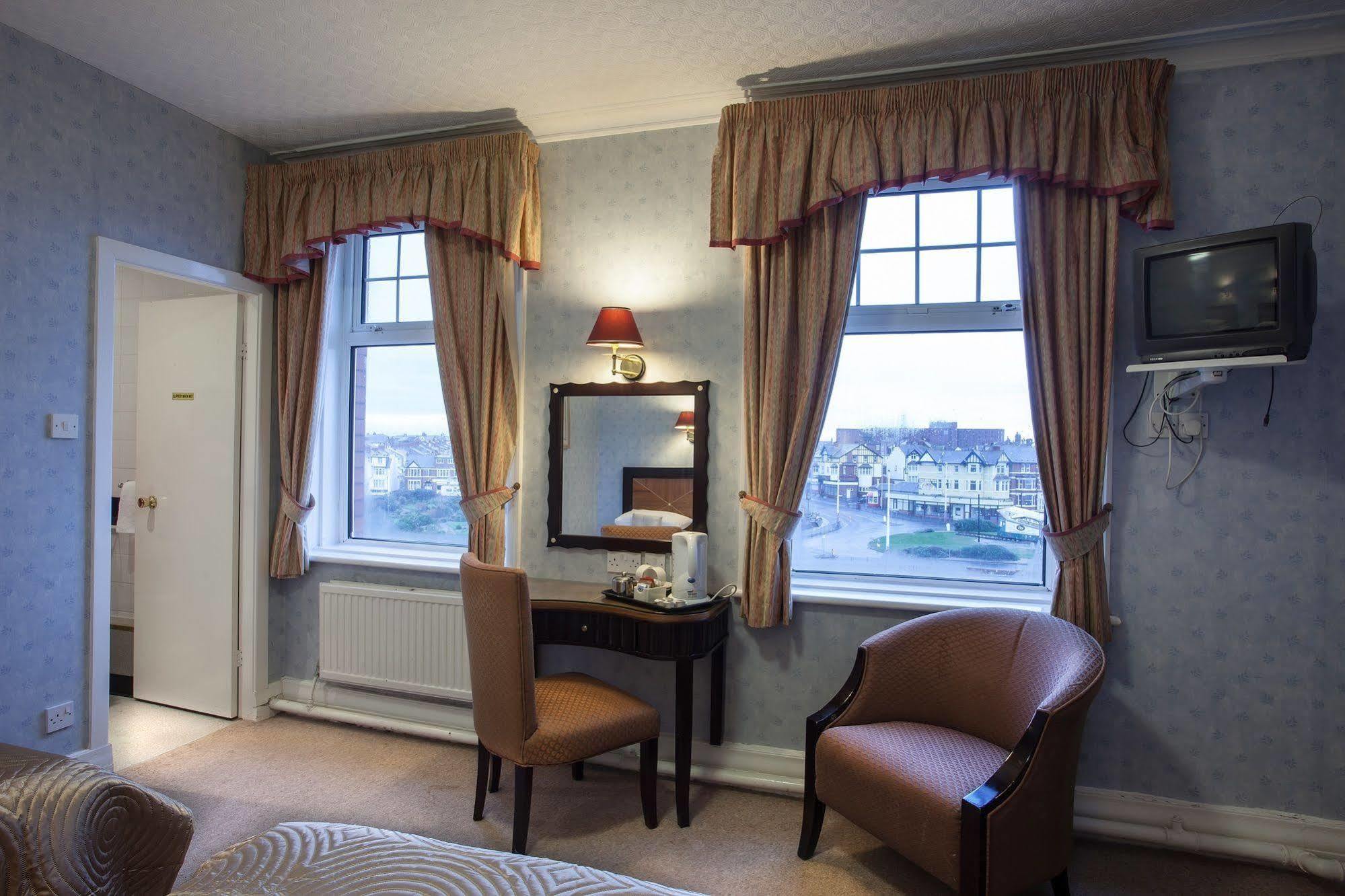 The Savoy Hotel (Adults Only) Blackpool Ngoại thất bức ảnh